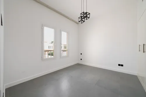 4 Bedrooms Villa in Springs 12
