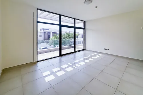 4 Bedrooms Villa in West Yas