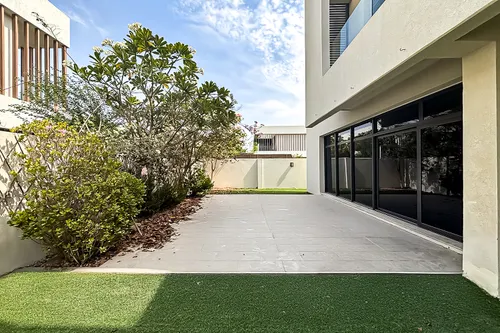 4 Bedrooms Villa in West Yas