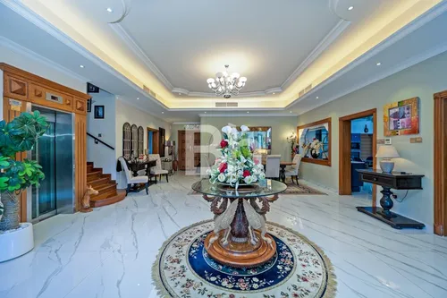 5 Bedrooms Villa in The Villa