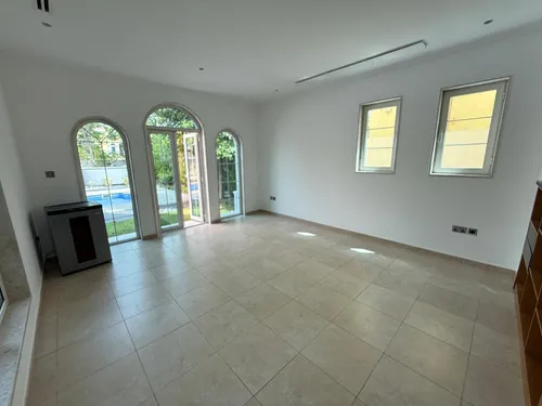 3 Bedrooms Villa in Jumeirah Park Homes