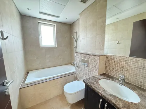 3 Bedrooms Villa in Legacy