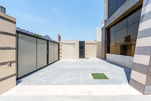 4 Bedrooms Villa in Lea