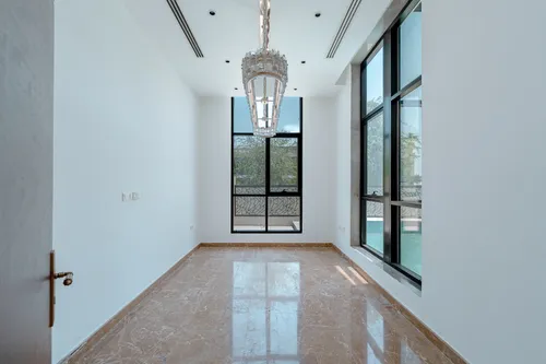 4 Bedrooms Villa in Lea