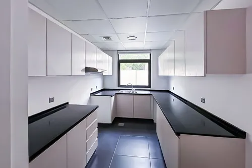 3 Bedrooms Villa in Aurum Villas