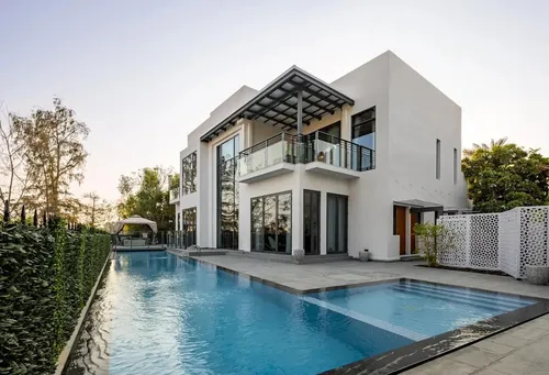 6BR Furnished | Lake View | Private Pool | Upgraded
