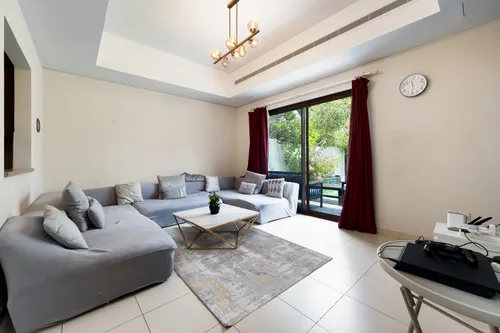 4 Bedrooms Villa in Mira 5