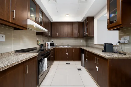 4 Bedrooms Villa in Mira 5