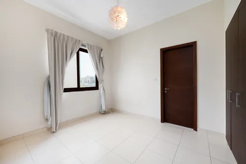 4 Bedrooms Villa in Mira 5