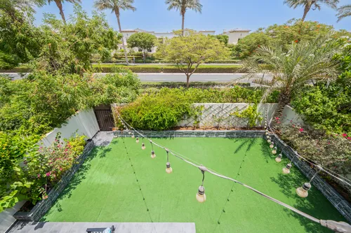 4 Bedrooms Villa in Mira 5