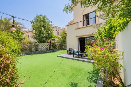 4 Bedrooms Villa in Mira 5
