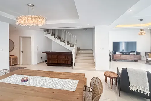 4 Bedrooms Villa in Pelham