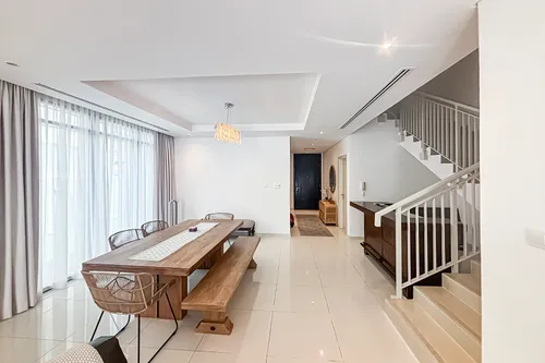 4 Bedrooms Villa in Pelham