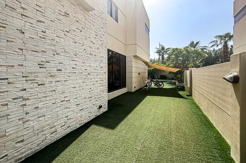 4 Bedrooms Villa in Pelham