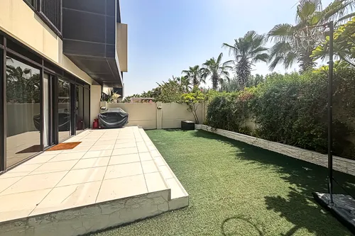 4 Bedrooms Villa in Pelham