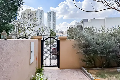 4 Bedrooms Villa in Diamond Views 2