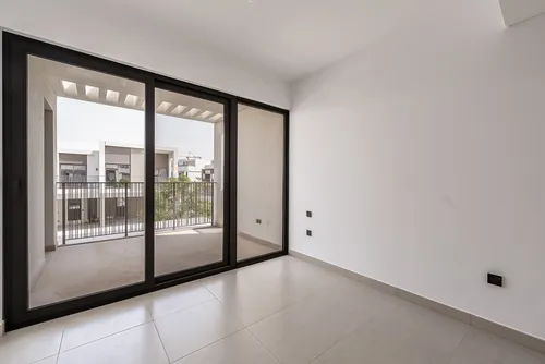 4 Bedrooms Villa in Aura