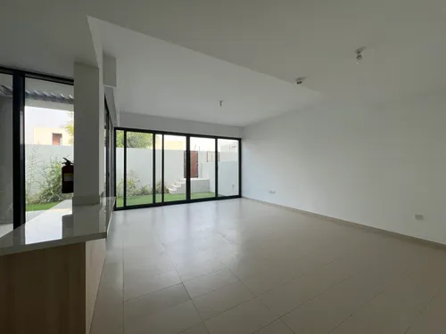 4 Bedrooms Villa in Cherrywoods