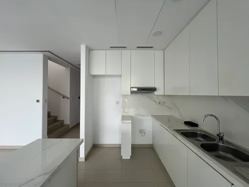 4 Bedrooms Villa in Cherrywoods