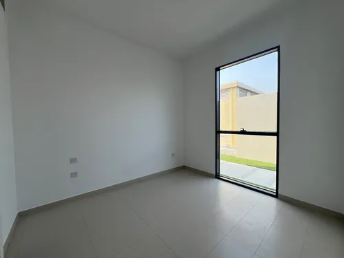4 Bedrooms Villa in Cherrywoods
