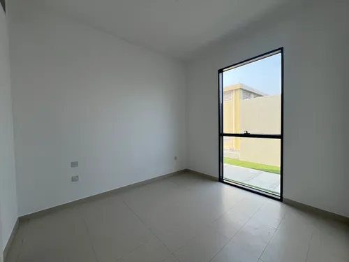 4 Bedrooms Villa in Cherrywoods