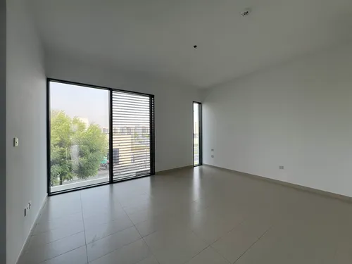 4 Bedrooms Villa in Cherrywoods