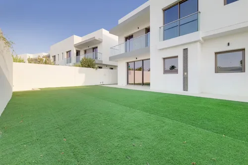 Exquisite Villa | Spacious Backyard | Family Home