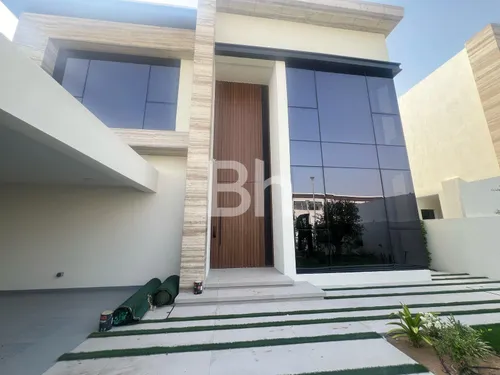 Lake view | Brand New | Luxury living