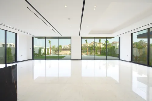 5 Bedrooms Villa in Jumeirah Park