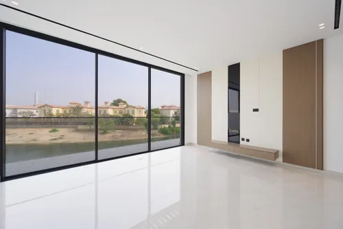 5 Bedrooms Villa in Jumeirah Park
