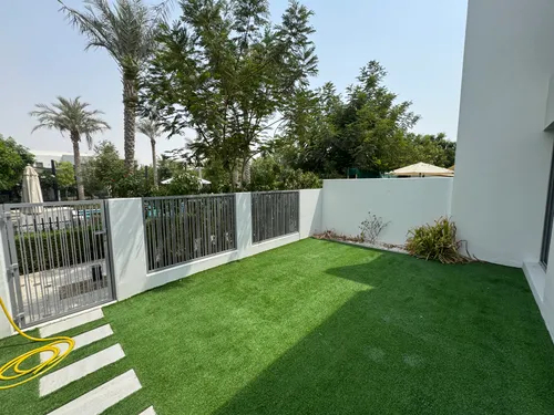 3 Bedrooms Villa in Elan
