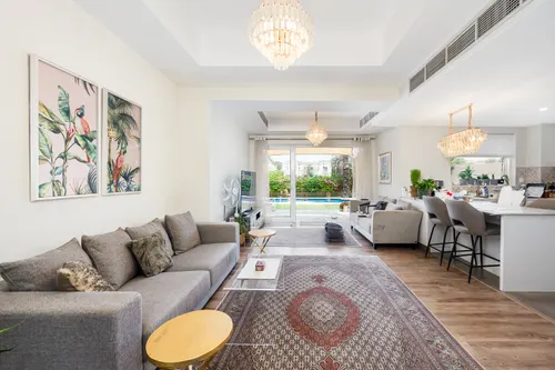 3 Bedrooms Villa in Springs 8