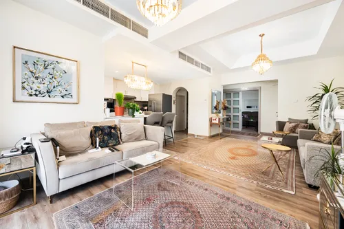 3 Bedrooms Villa in Springs 8
