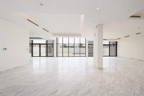6 Bedrooms Villa in District One Phase III A