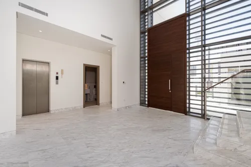6 Bedrooms Villa in District One Phase III A