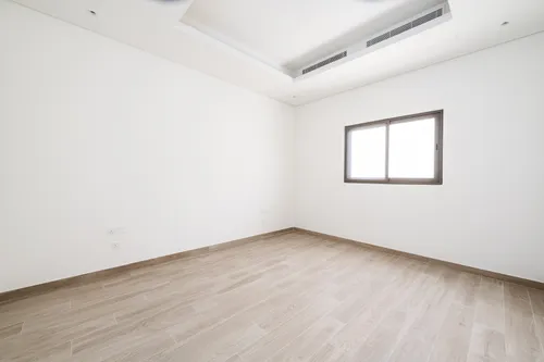 6 Bedrooms Villa in District One Phase III A