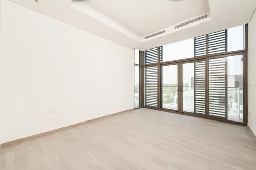 6 Bedrooms Villa in District One Phase III A
