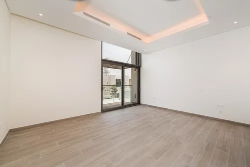 6 Bedrooms Villa in District One Phase III A
