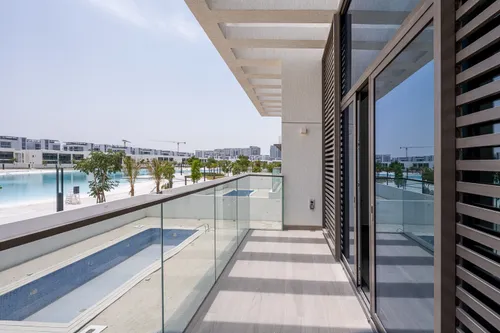 6 Bedrooms Villa in District One Phase III A
