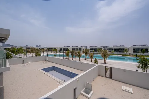 6 Bedrooms Villa in District One Phase III A