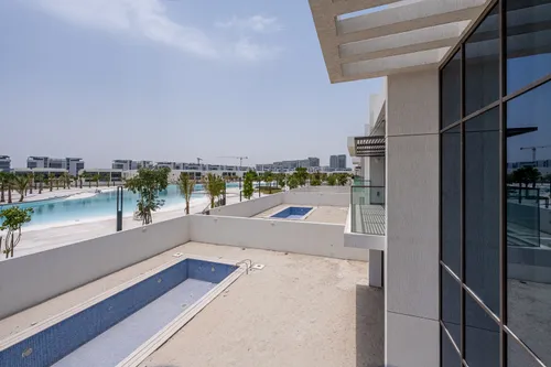 6 Bedrooms Villa in District One Phase III A