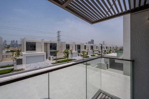 6 Bedrooms Villa in District One Phase III A