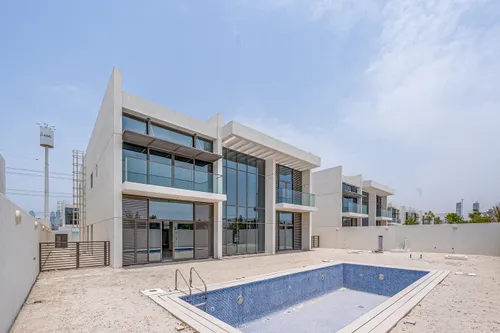 6 Bedrooms Villa in District One Phase III A