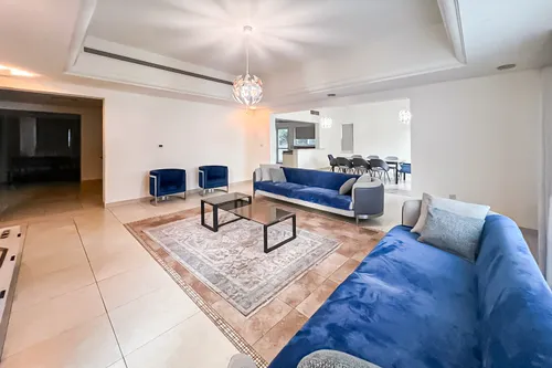 5 Bedrooms Villa in Novelia