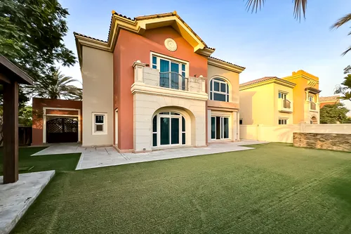 5 Bedrooms Villa in Novelia