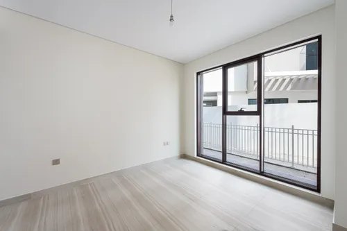5 Bedrooms Villa in Park Residence 1