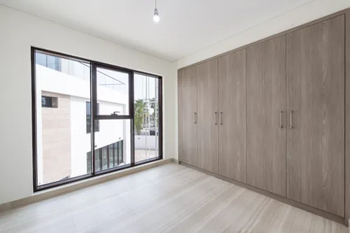 5 Bedrooms Villa in Park Residence 1