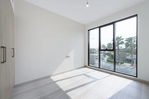 5 Bedrooms Villa in Park Residence 1