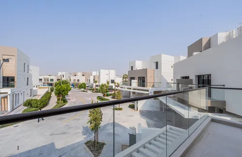 5 Bedrooms Villa in Park Residence 1