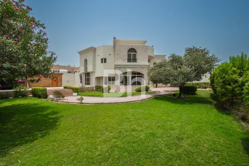 Beautiful Family Villa | Large Garden | Vacant